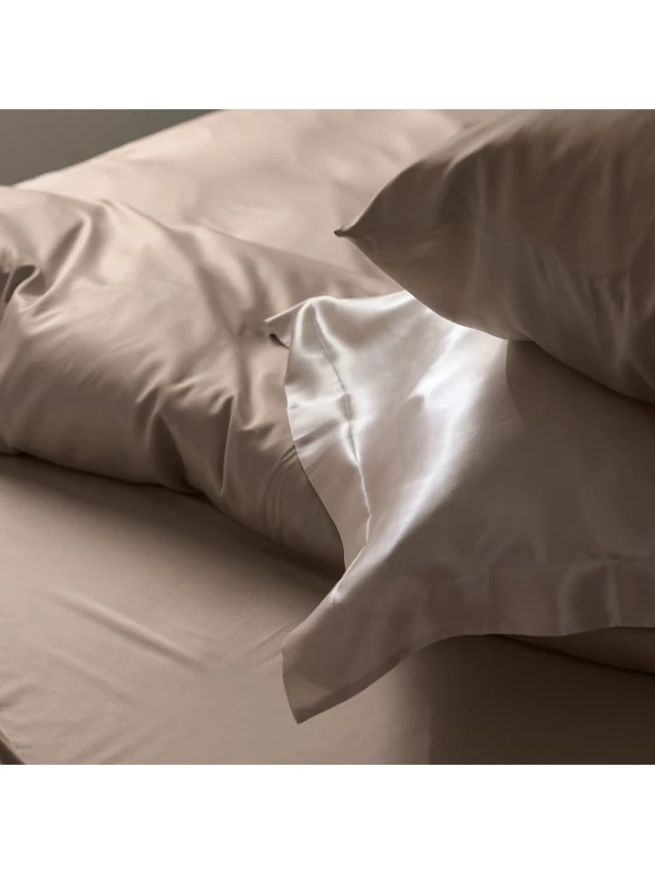 Schiesser 2er-Set: Satin-Kissenhüllen "Ella" In Beige 3 Schiesser 2er-Set: Satin-Kissenhüllen "Ella" In Beige – Bild 3