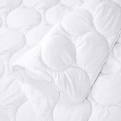 Ganzjahresdecke Chelsea In Weiß 9 Ganzjahresdecke Chelsea In Weiß -Schiesser Store uncover by schiesser ganzjahresdecke chelsea in weiss 2